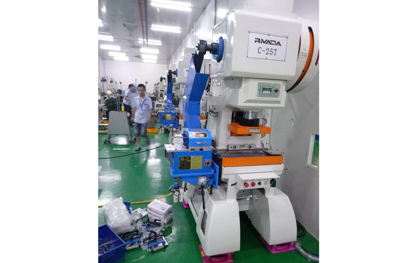 虹瑞衝床配探花在线免费观看夾式国产探花视频在线批量出機